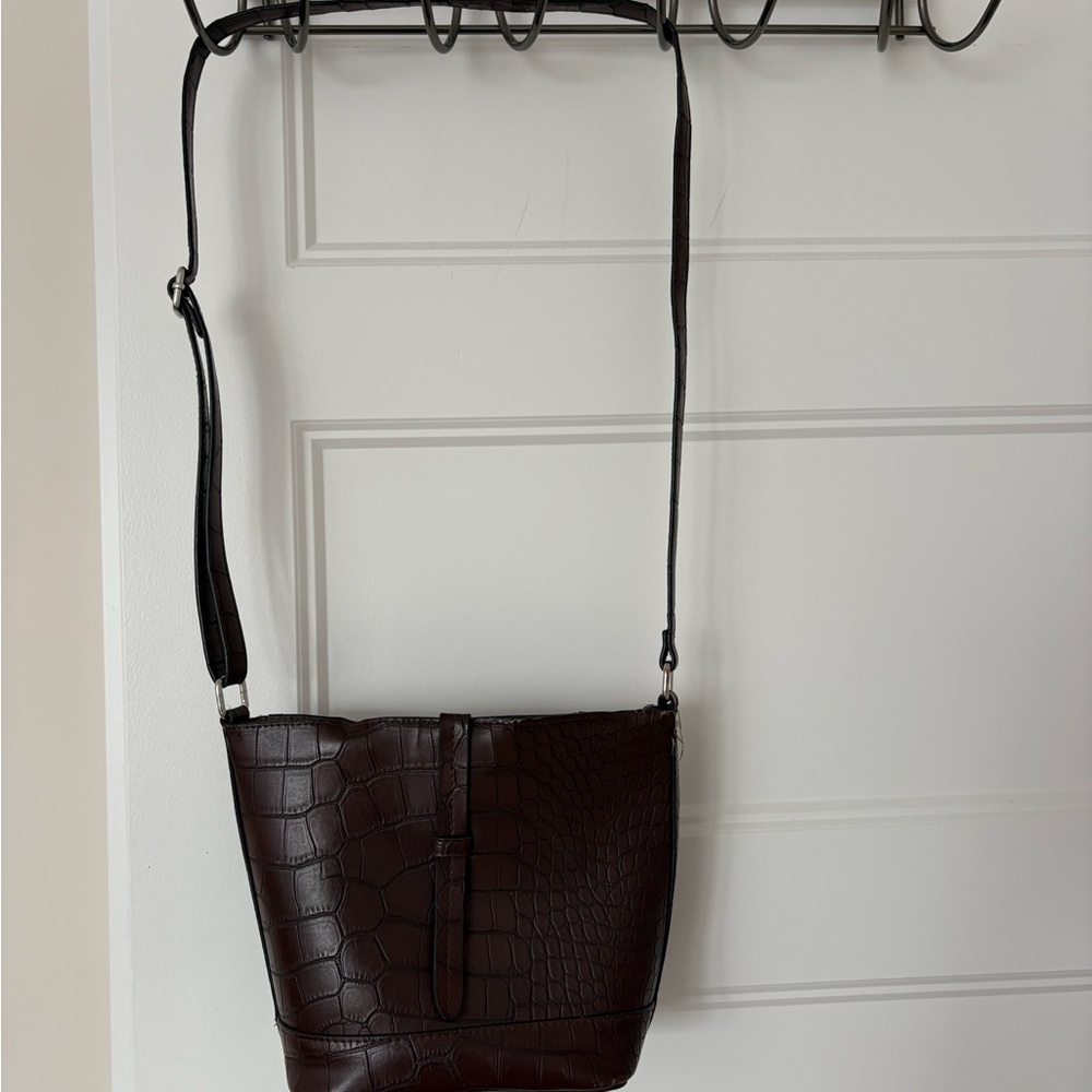 Stylish Dark Brown Croc-Embossed Crossbody Bag